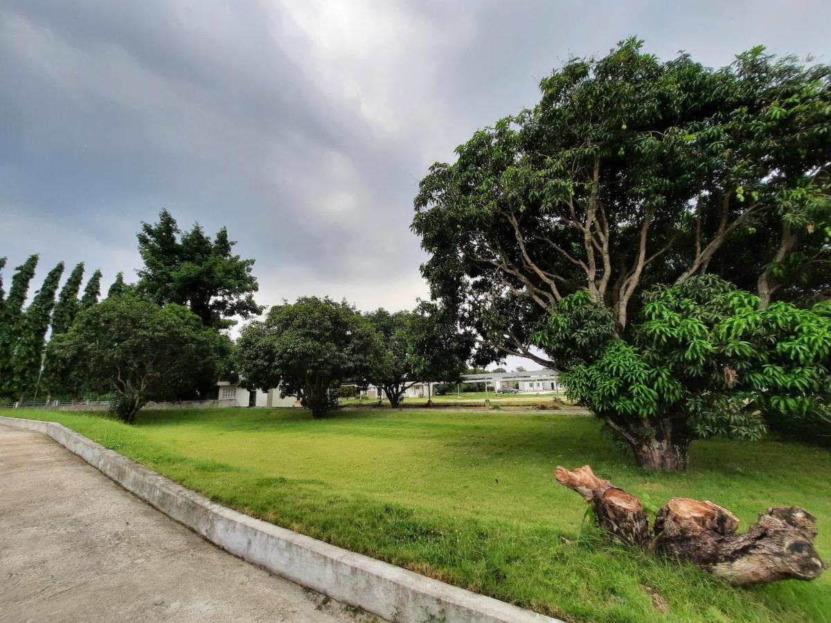 Estancia De Lorenzo Tarlac Eksteriør bilde