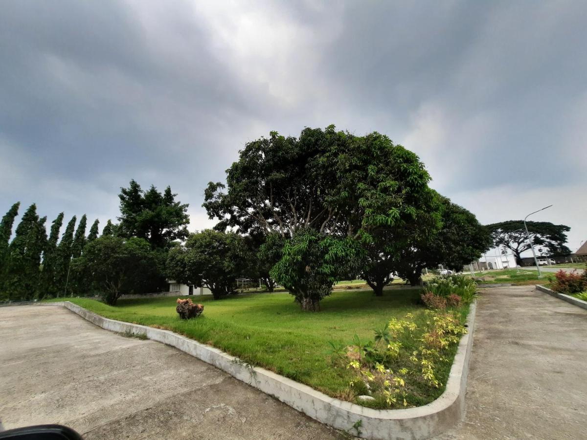 Estancia De Lorenzo Tarlac Eksteriør bilde