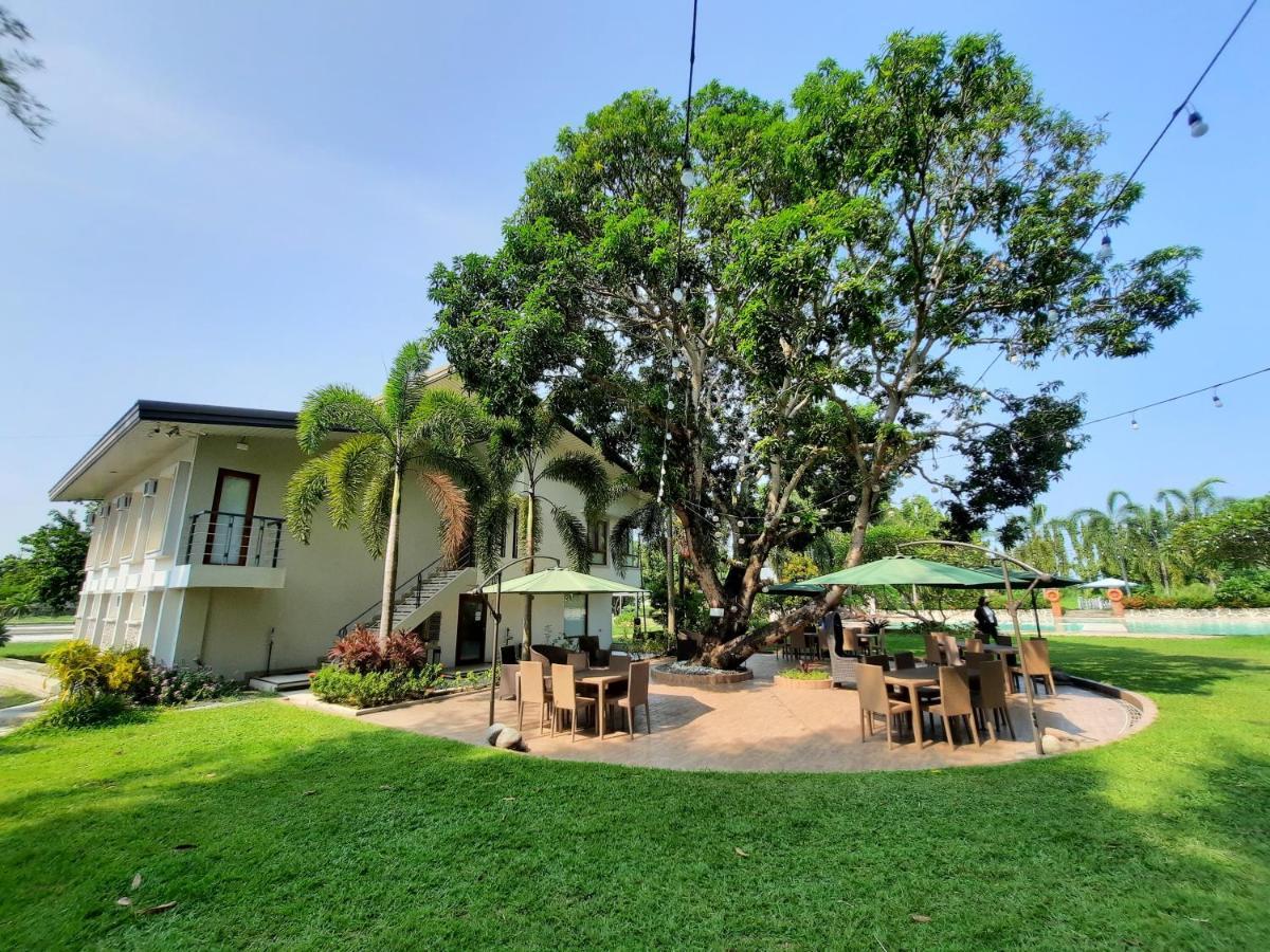Estancia De Lorenzo Tarlac Eksteriør bilde