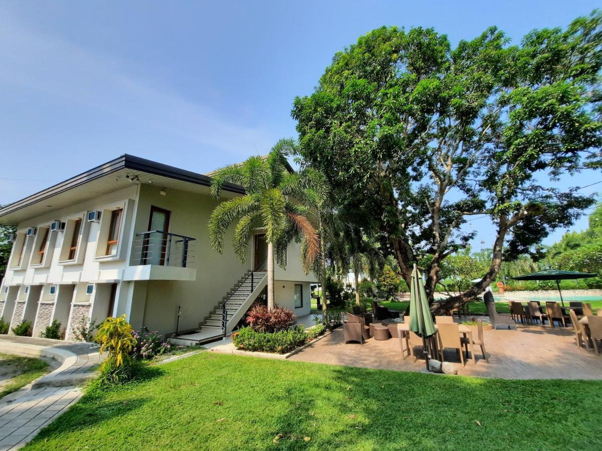 Estancia De Lorenzo Tarlac Eksteriør bilde