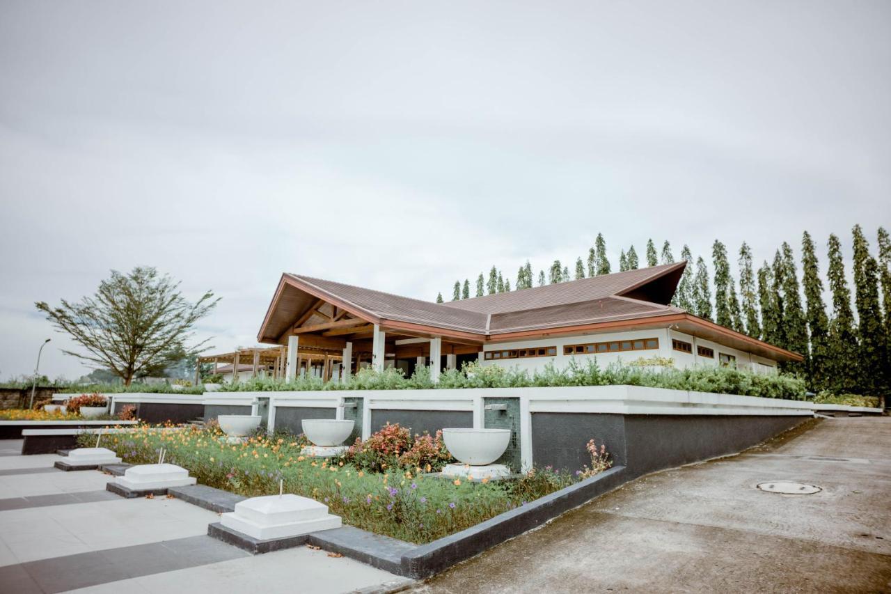 Estancia De Lorenzo Tarlac Eksteriør bilde
